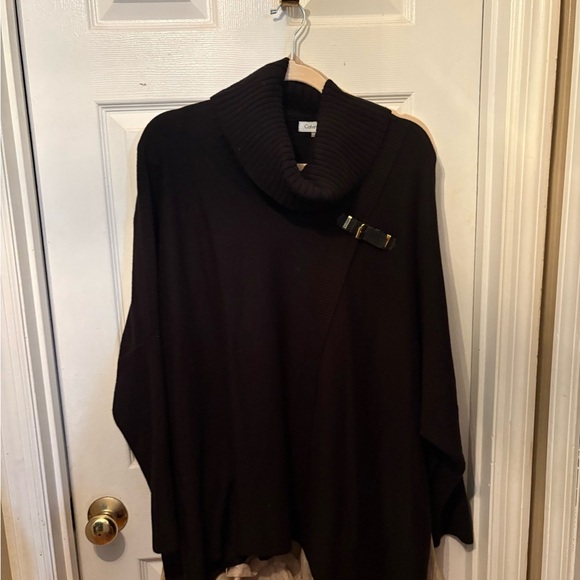 Elegant‎ Black Sweater with Buckle Detail - Picture 1 of 3